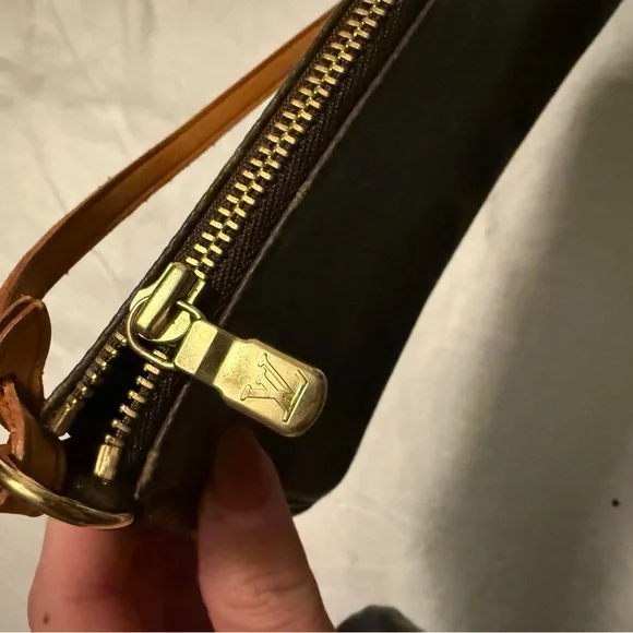 Louis Vuitton Monogram Pochette Accessoires – Authentic, Made in France - Picture 10 of 11